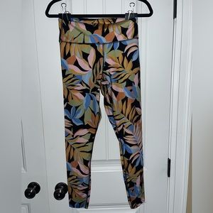Beautiful, silky, a dive size small leggings.
